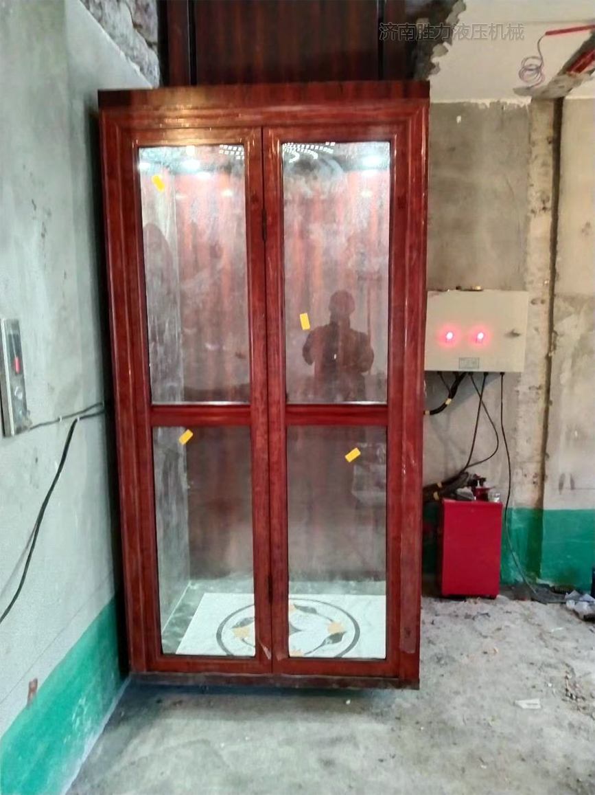 家用小型電梯在西安安裝完畢！